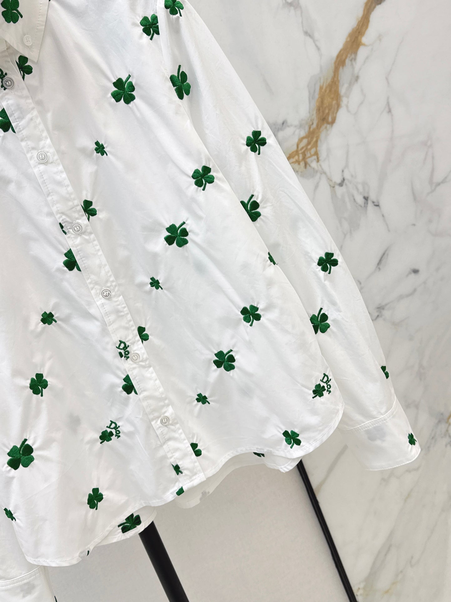 Four-leaf clover shirt/umbrella skirt