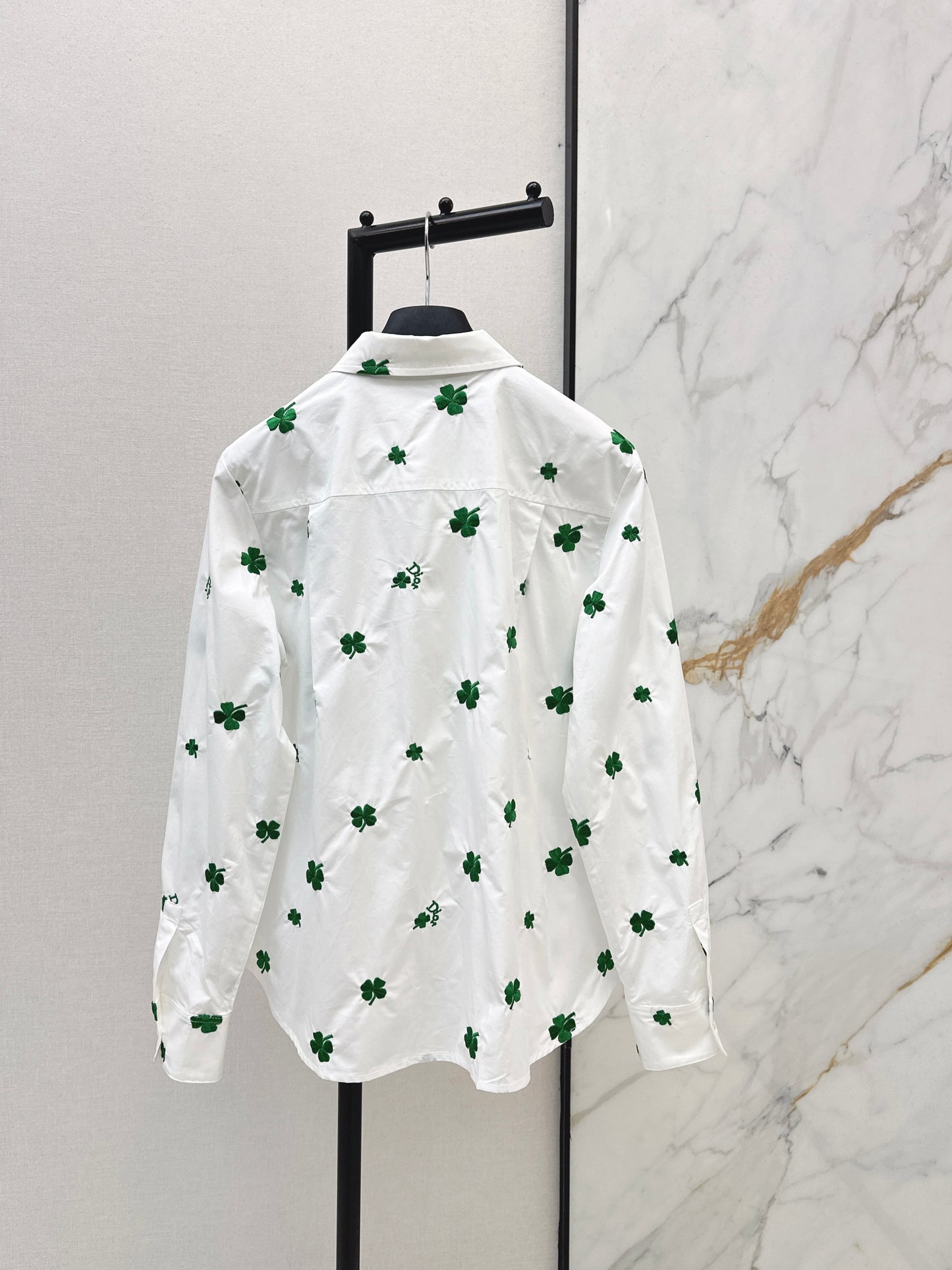 Four-leaf clover shirt/umbrella skirt