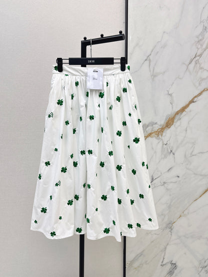 Four-leaf clover shirt/umbrella skirt