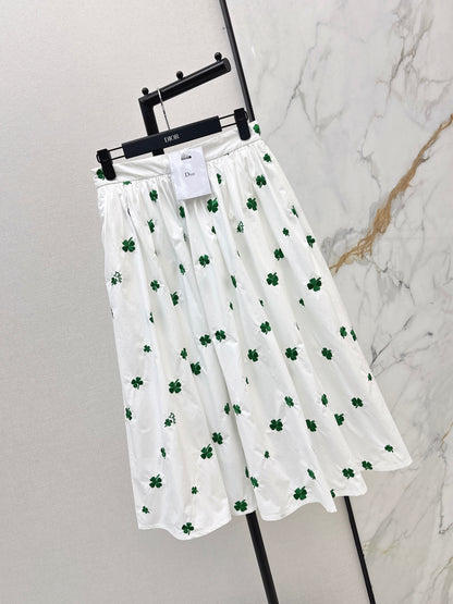 Four-leaf clover shirt/umbrella skirt