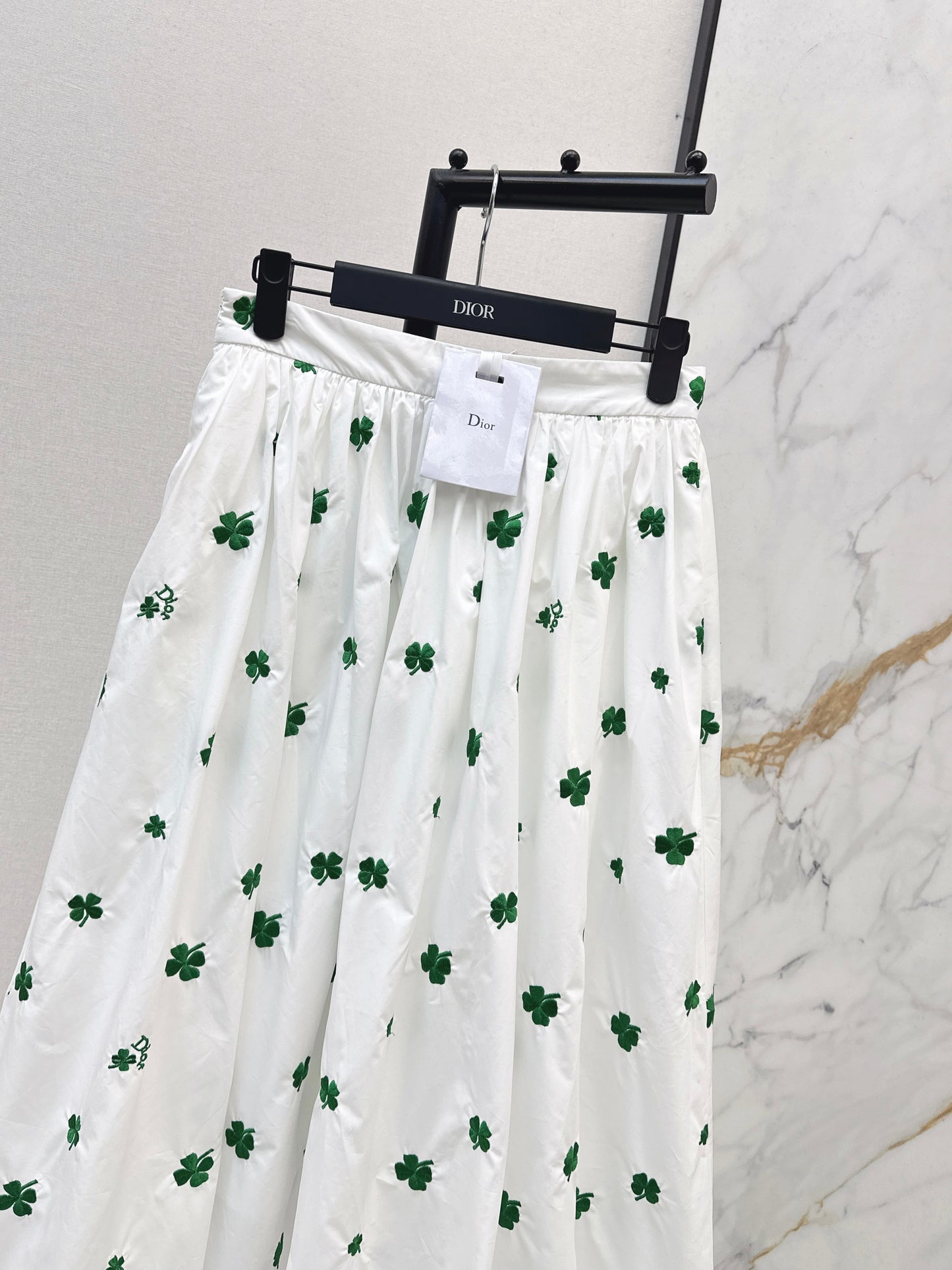 Four-leaf clover shirt/umbrella skirt