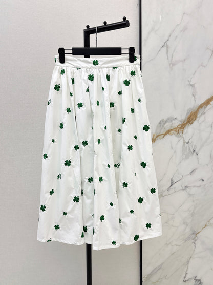 Four-leaf clover shirt/umbrella skirt