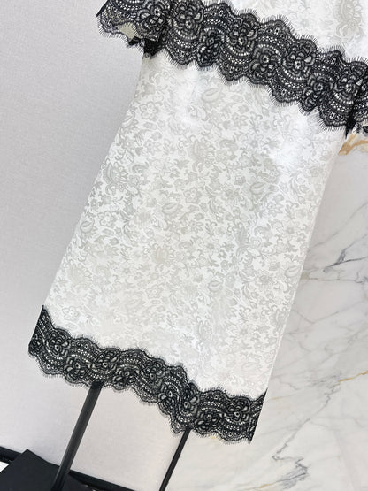 Color-blocked lace dress
