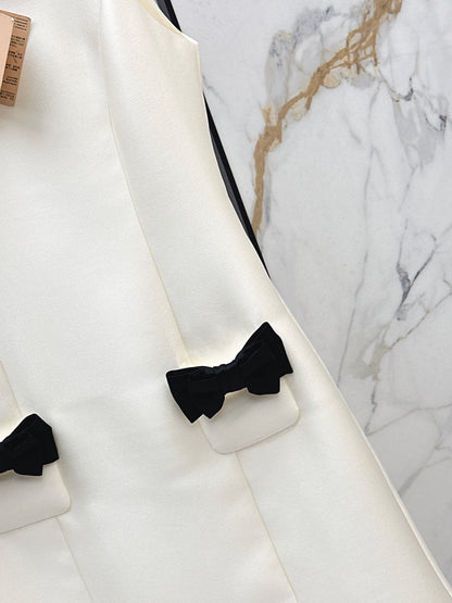 Bow-tie sleeveless dress
