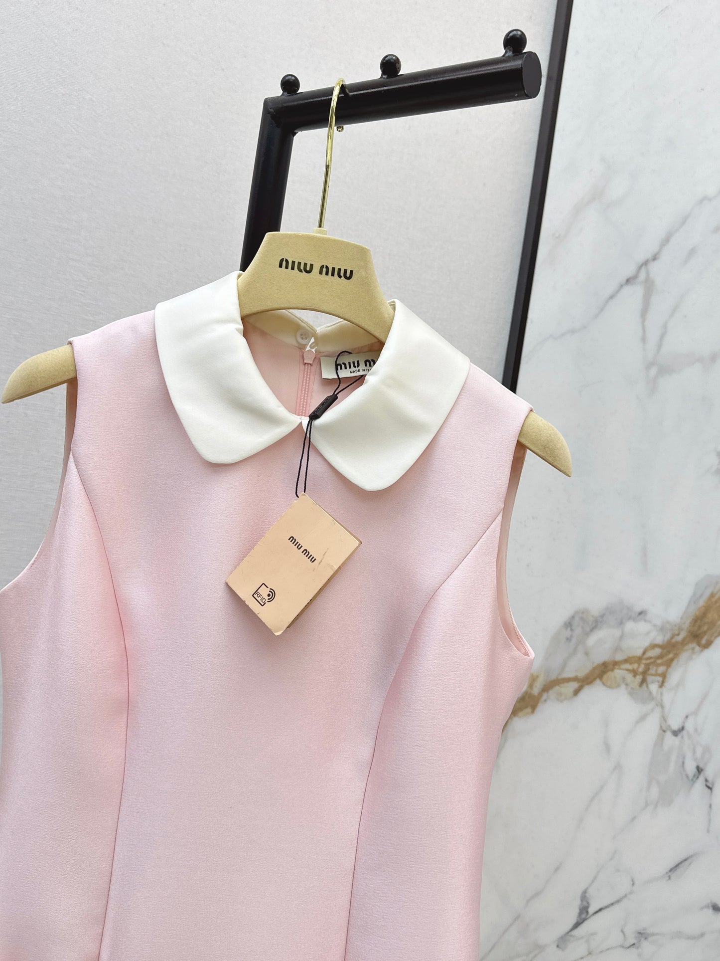 Bow-tie sleeveless dress