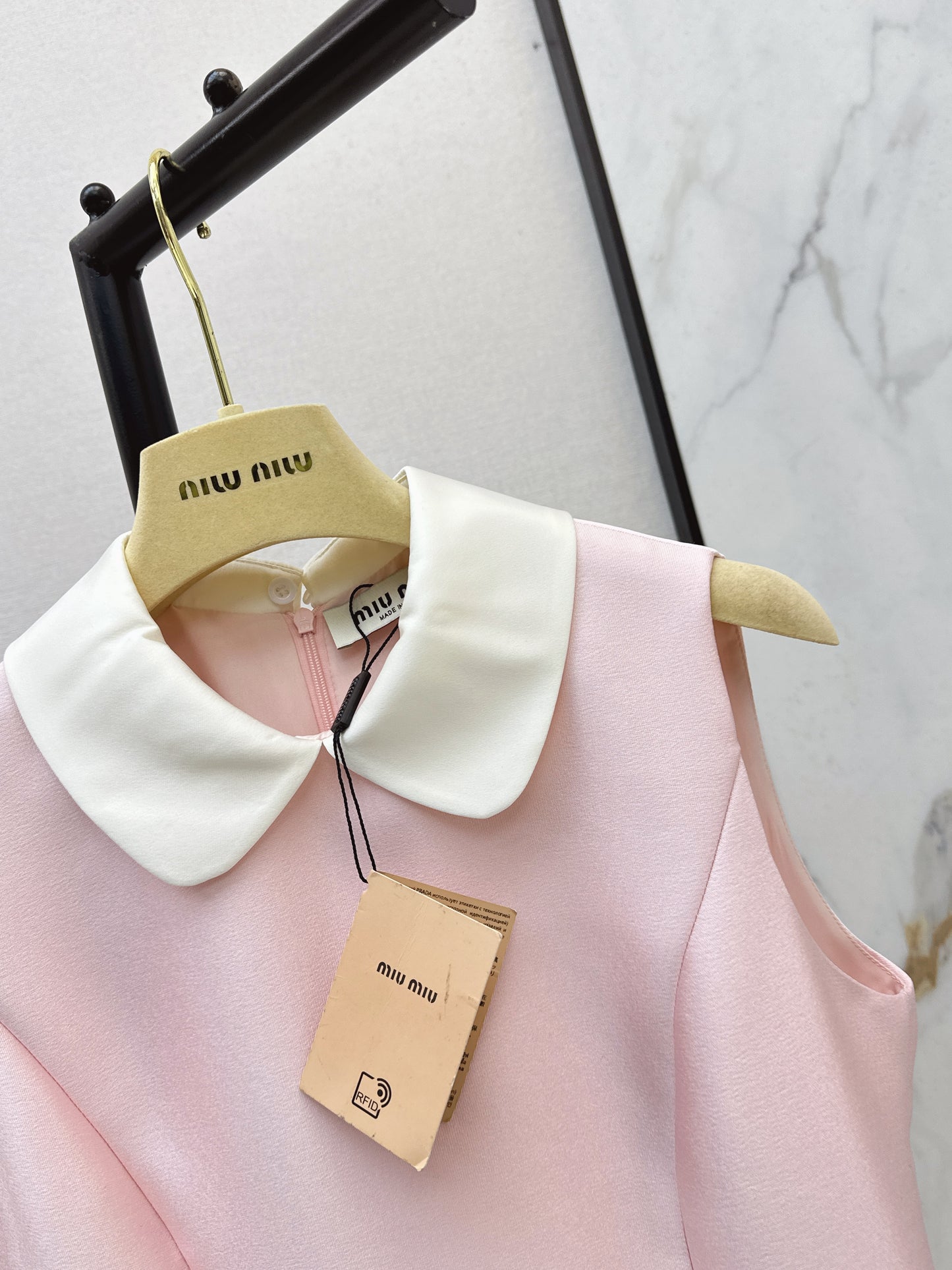 Bow-tie sleeveless dress