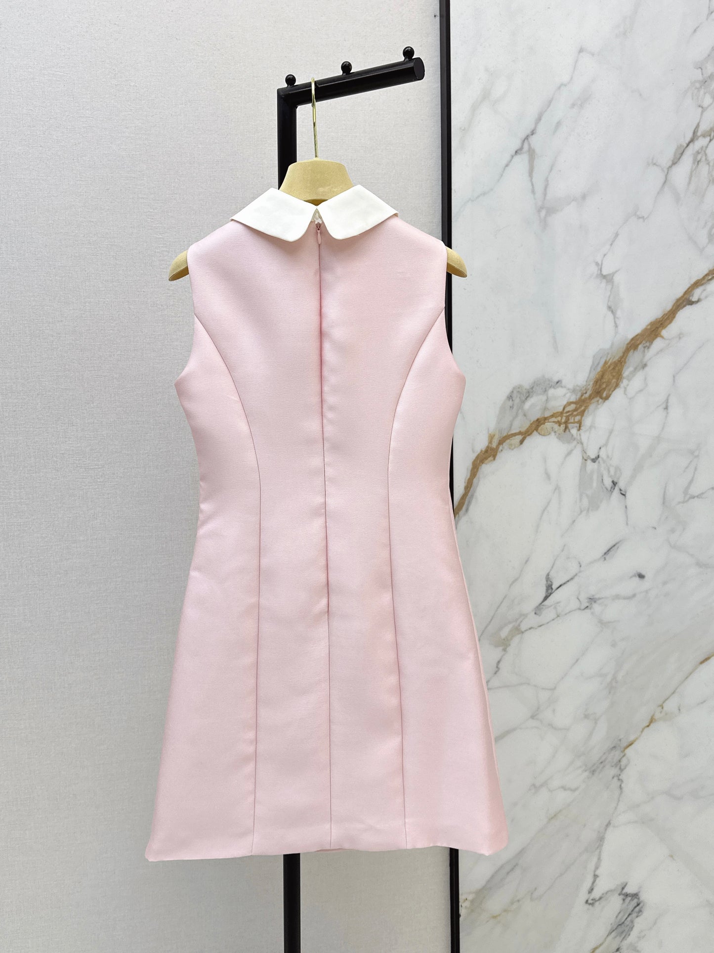 Bow-tie sleeveless dress