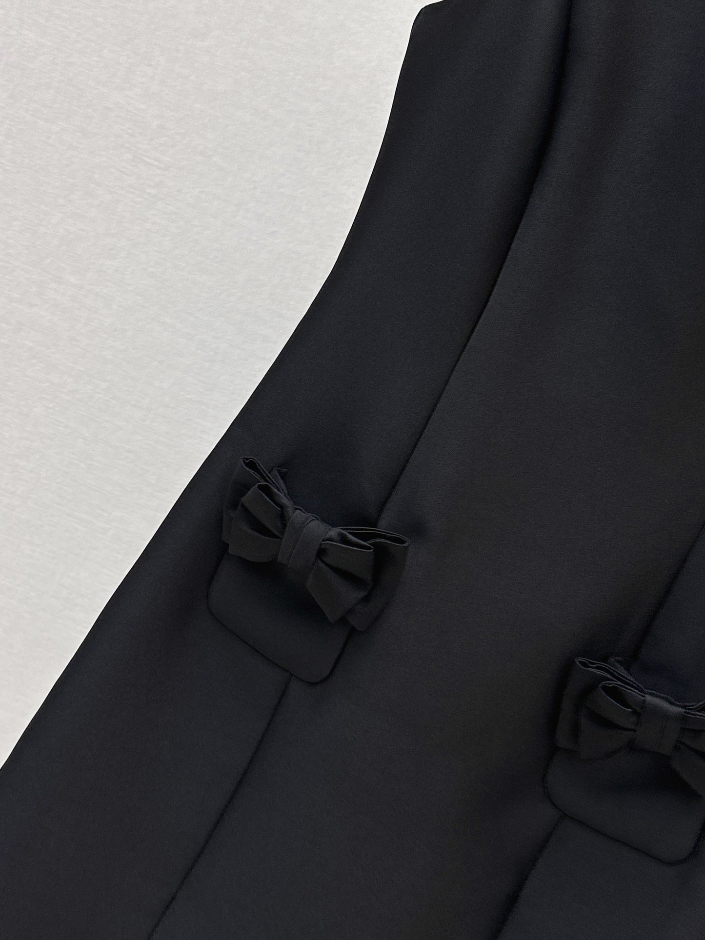 Bow-tie sleeveless dress
