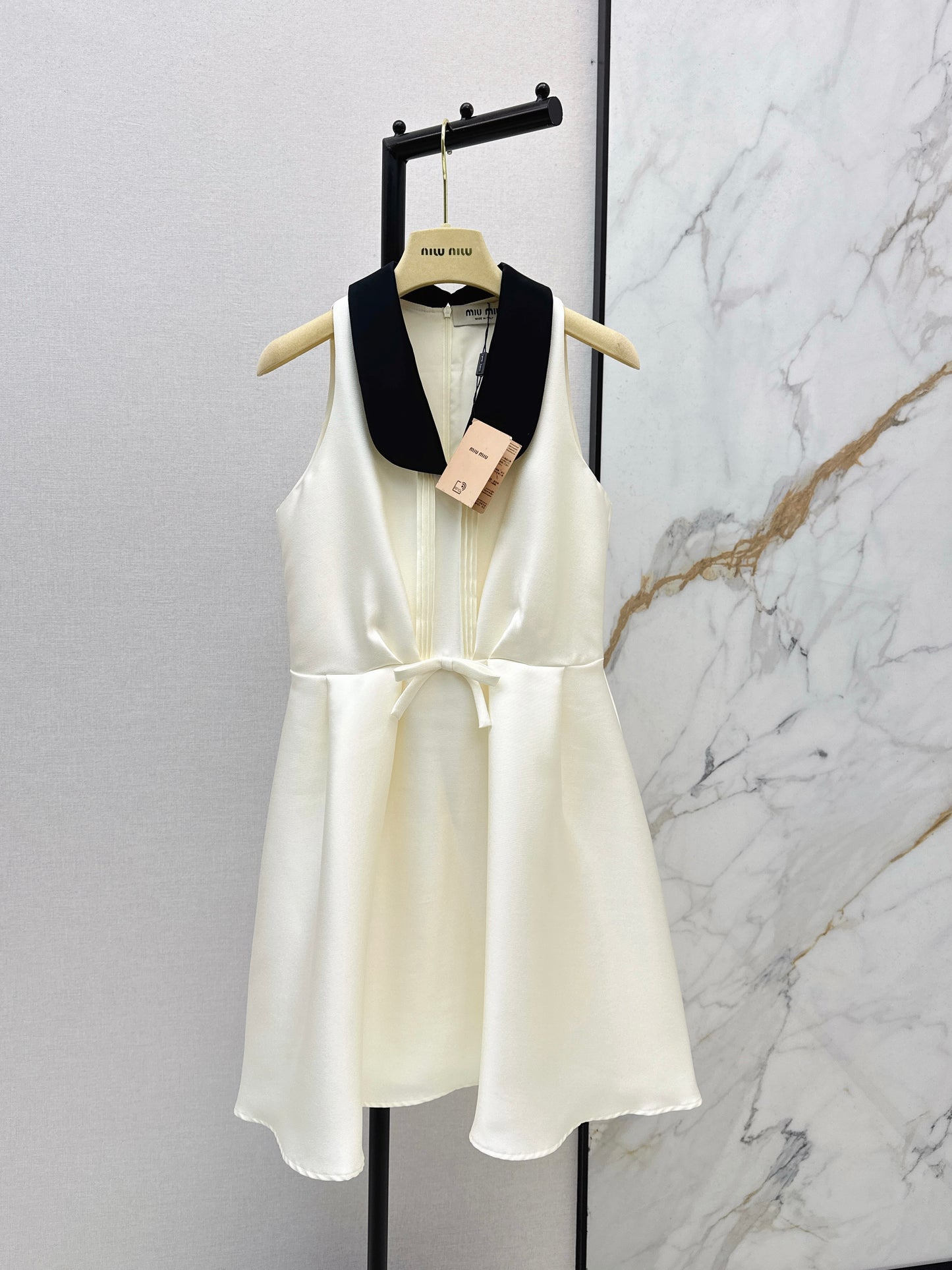 Collared Sleeveless Dress