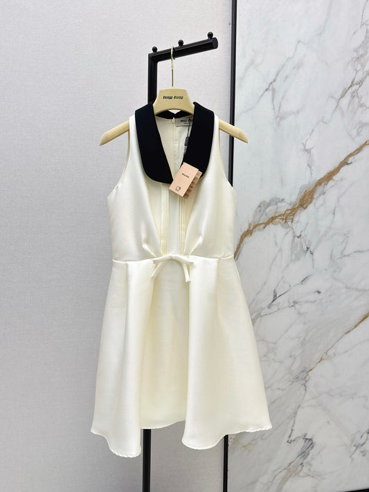 Collared Sleeveless Dress