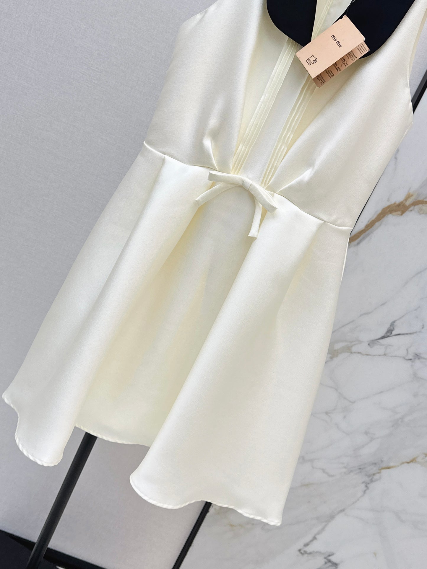 Collared Sleeveless Dress