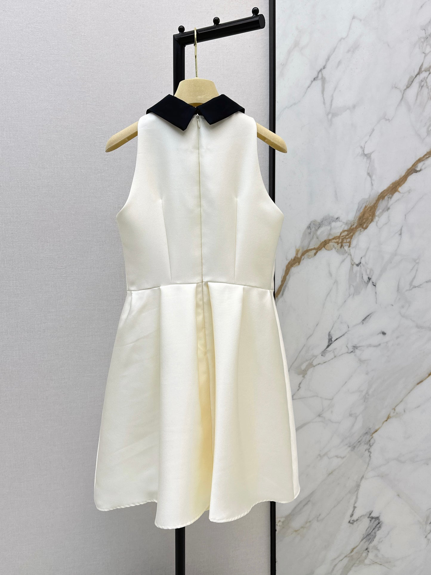 Collared Sleeveless Dress