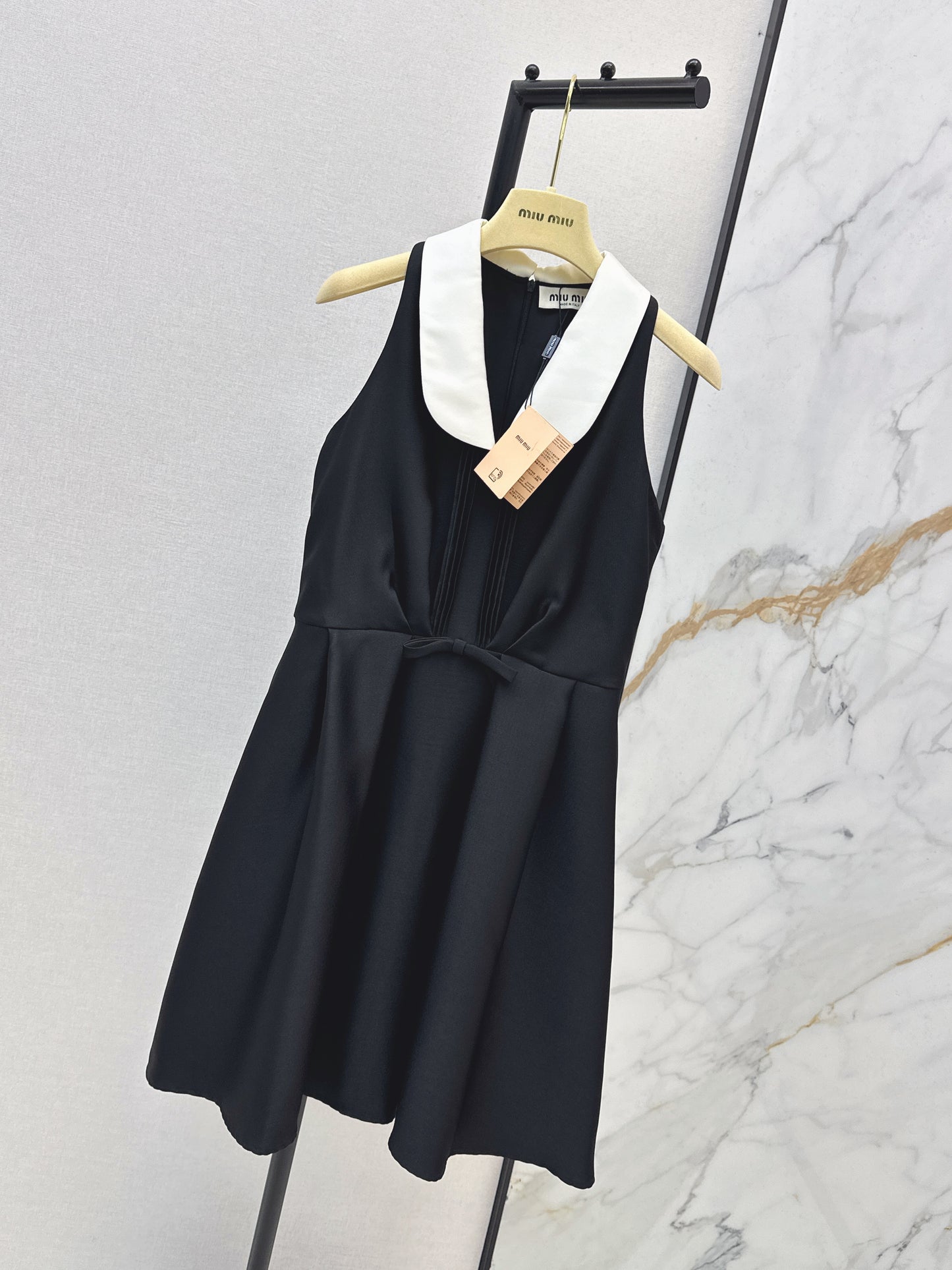 Collared Sleeveless Dress