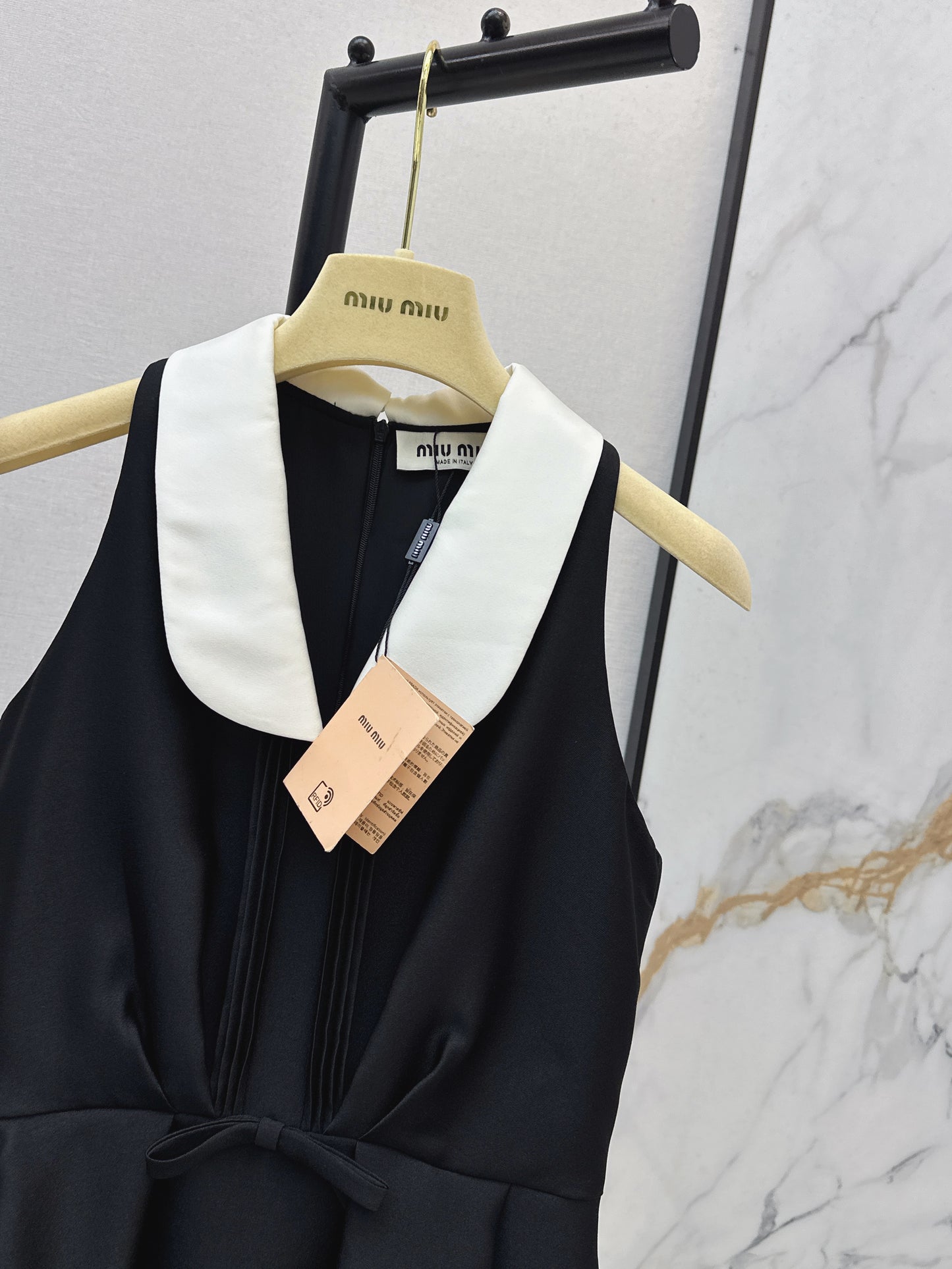 Collared Sleeveless Dress