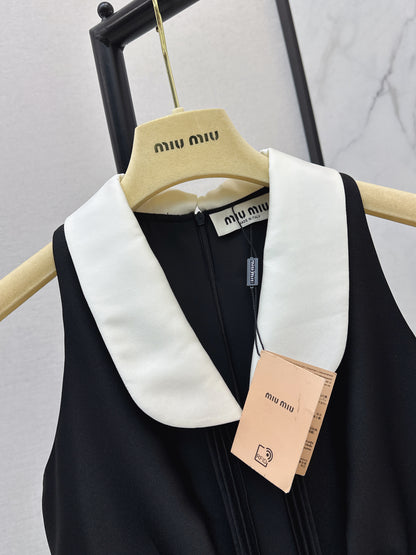 Collared Sleeveless Dress