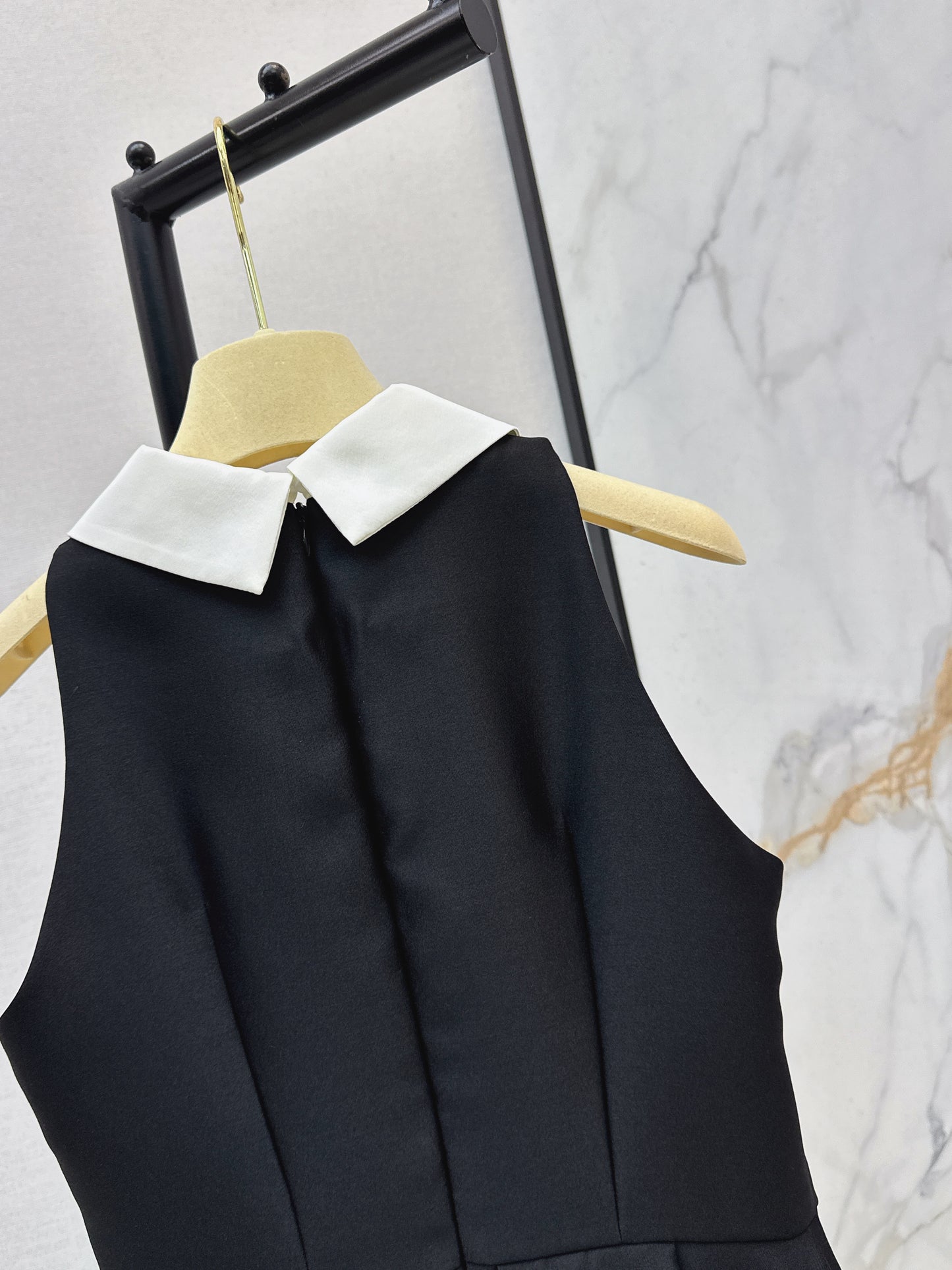 Collared Sleeveless Dress