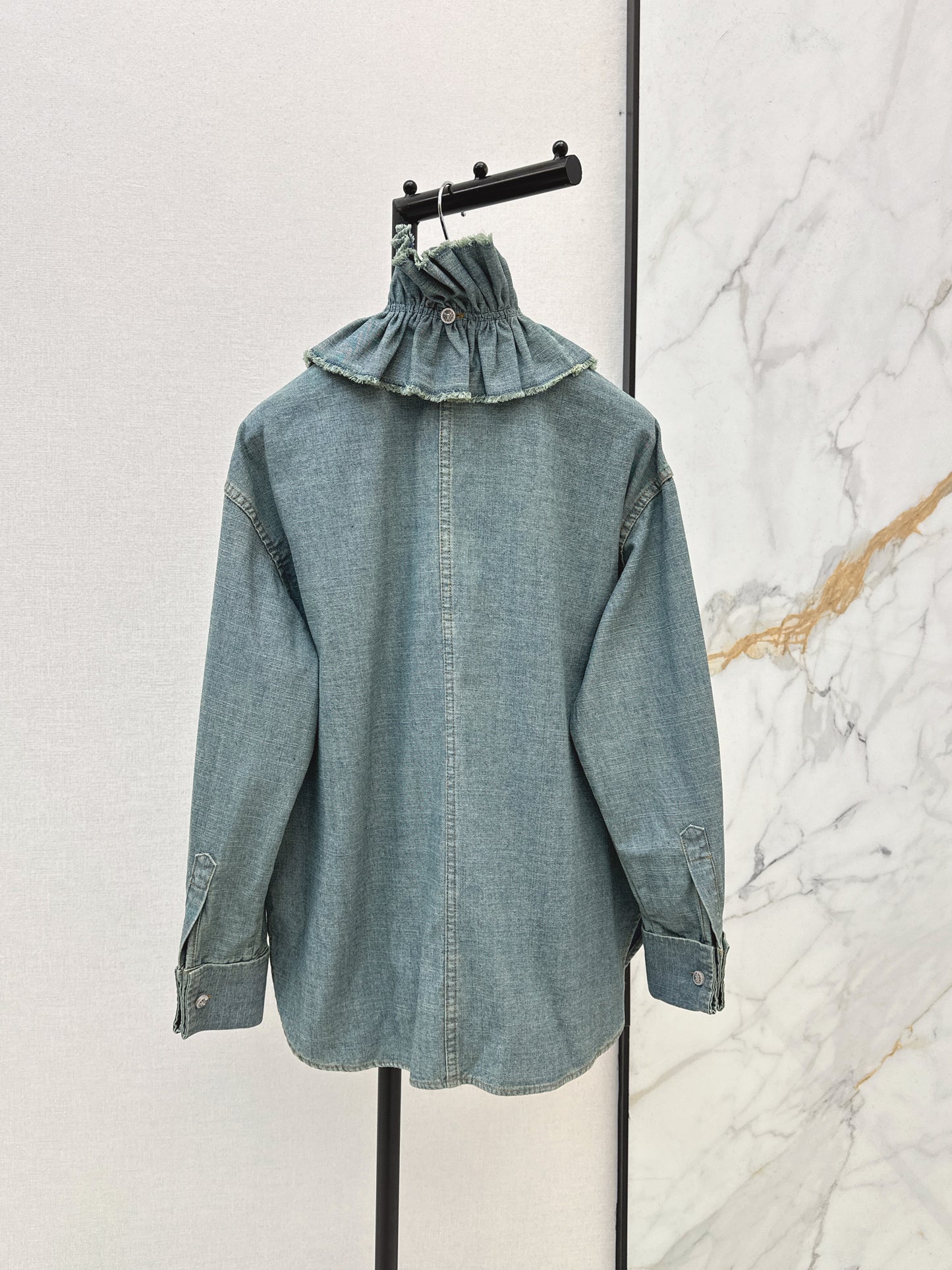 Court-style denim shirt