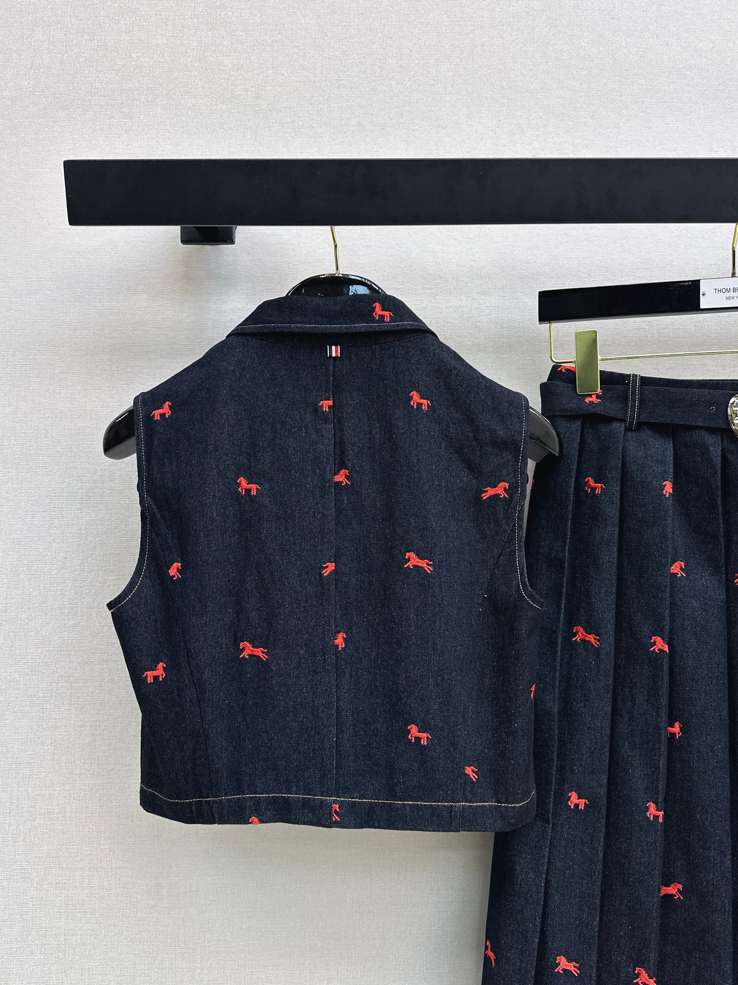 Age-defying outfit set