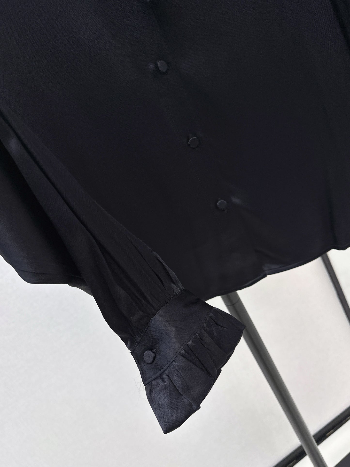 Versatile ribbon blouse