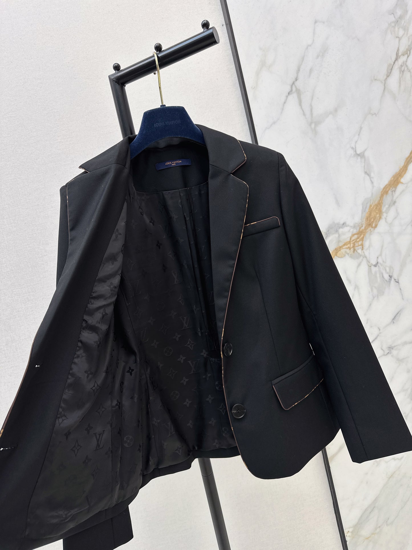 Color-blocked blazer