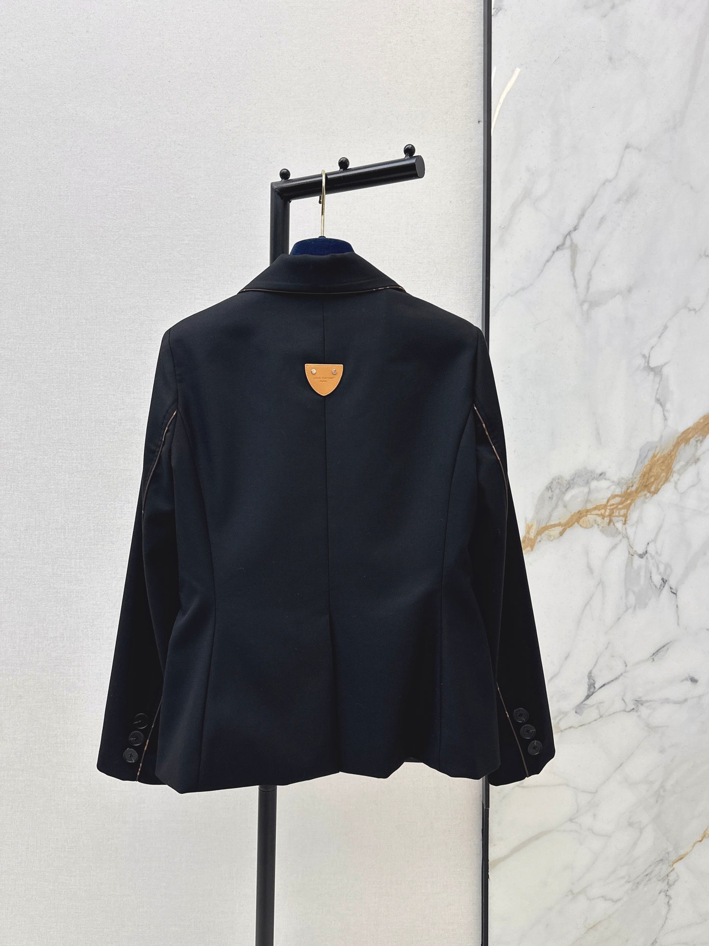 Color-blocked blazer