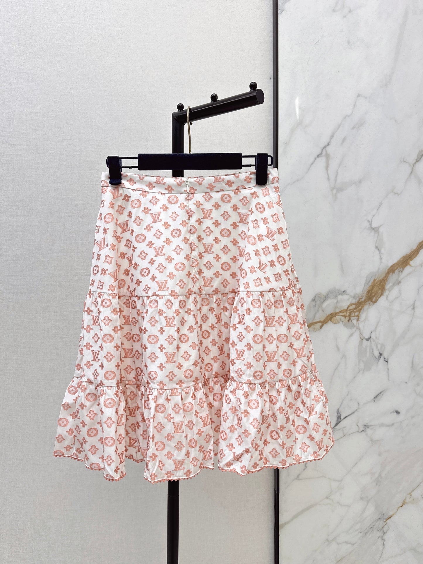 Elastic waist tiered skirt