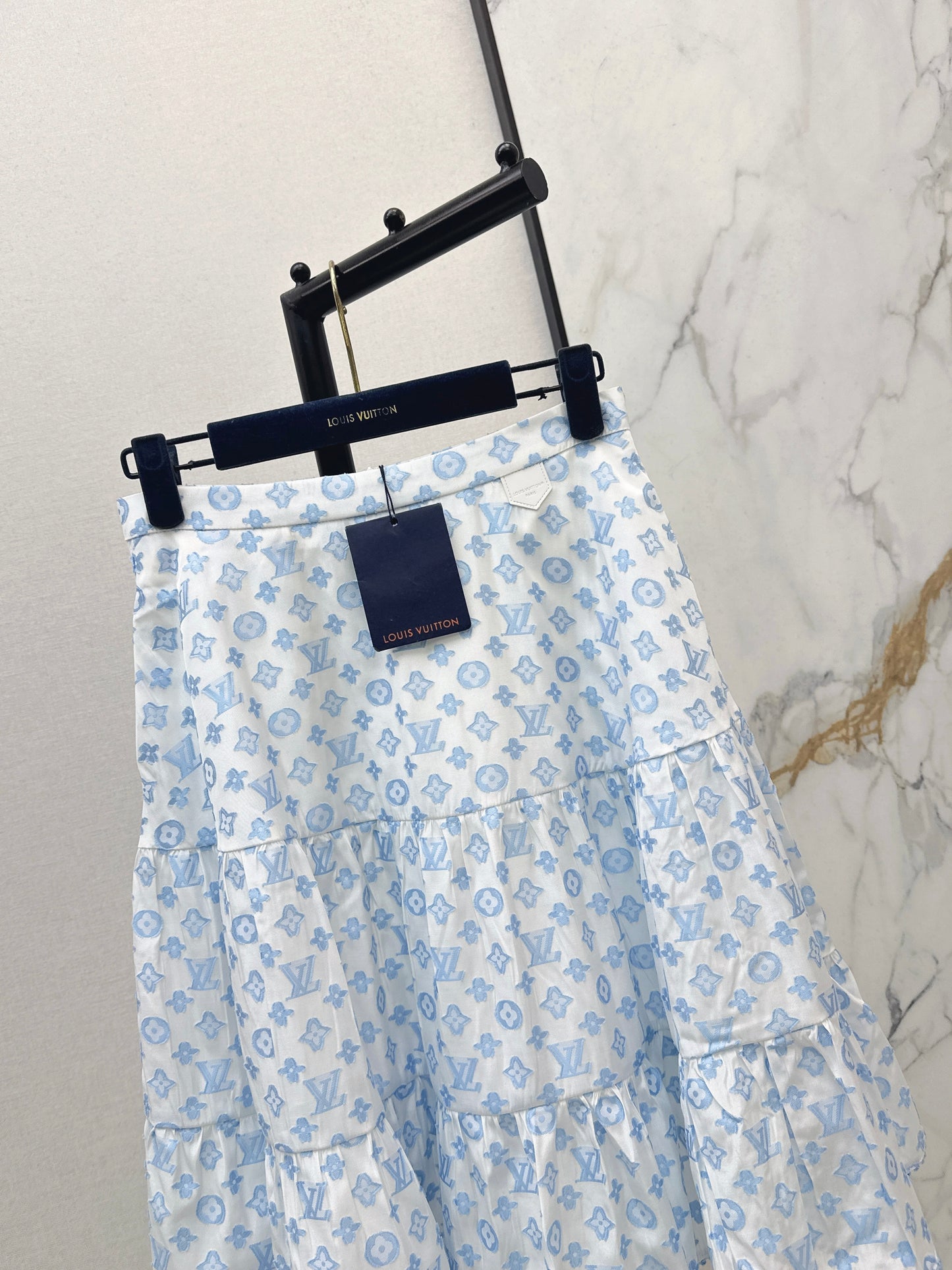 Elastic waist tiered skirt