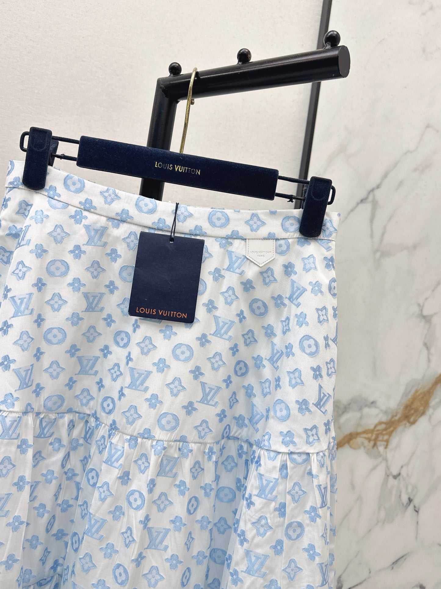 Elastic waist tiered skirt