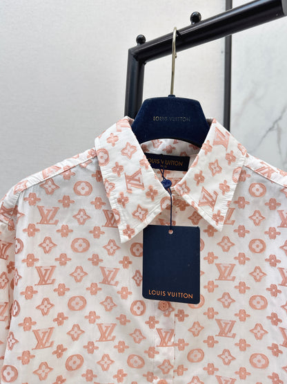Loose-fitting shirt