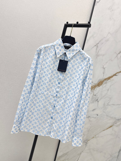 Loose-fitting shirt