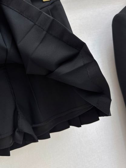 Knitted Collar Blazer/Pleated Skirt