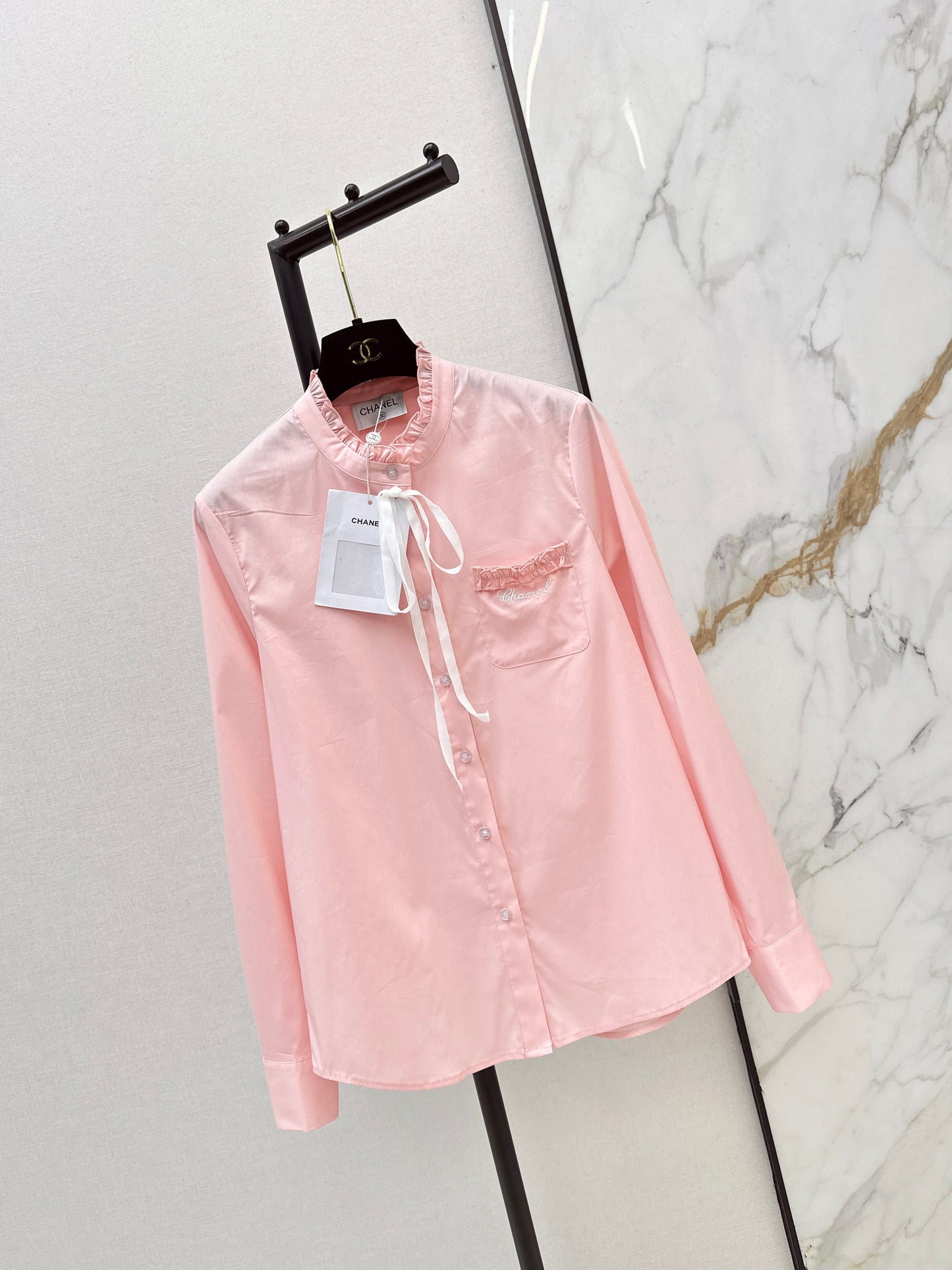 Ribbon and bow embellishment shirt