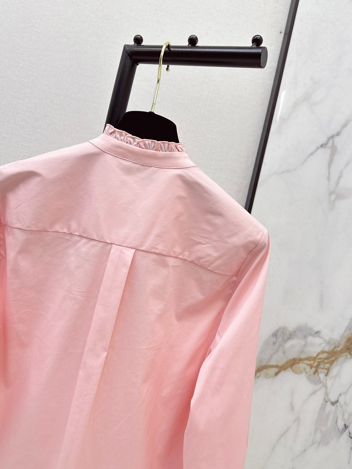 Ribbon and bow embellishment shirt