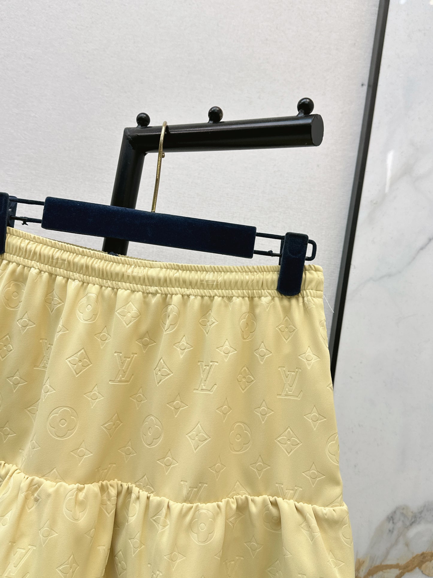 Embossed fishtail midi skirt