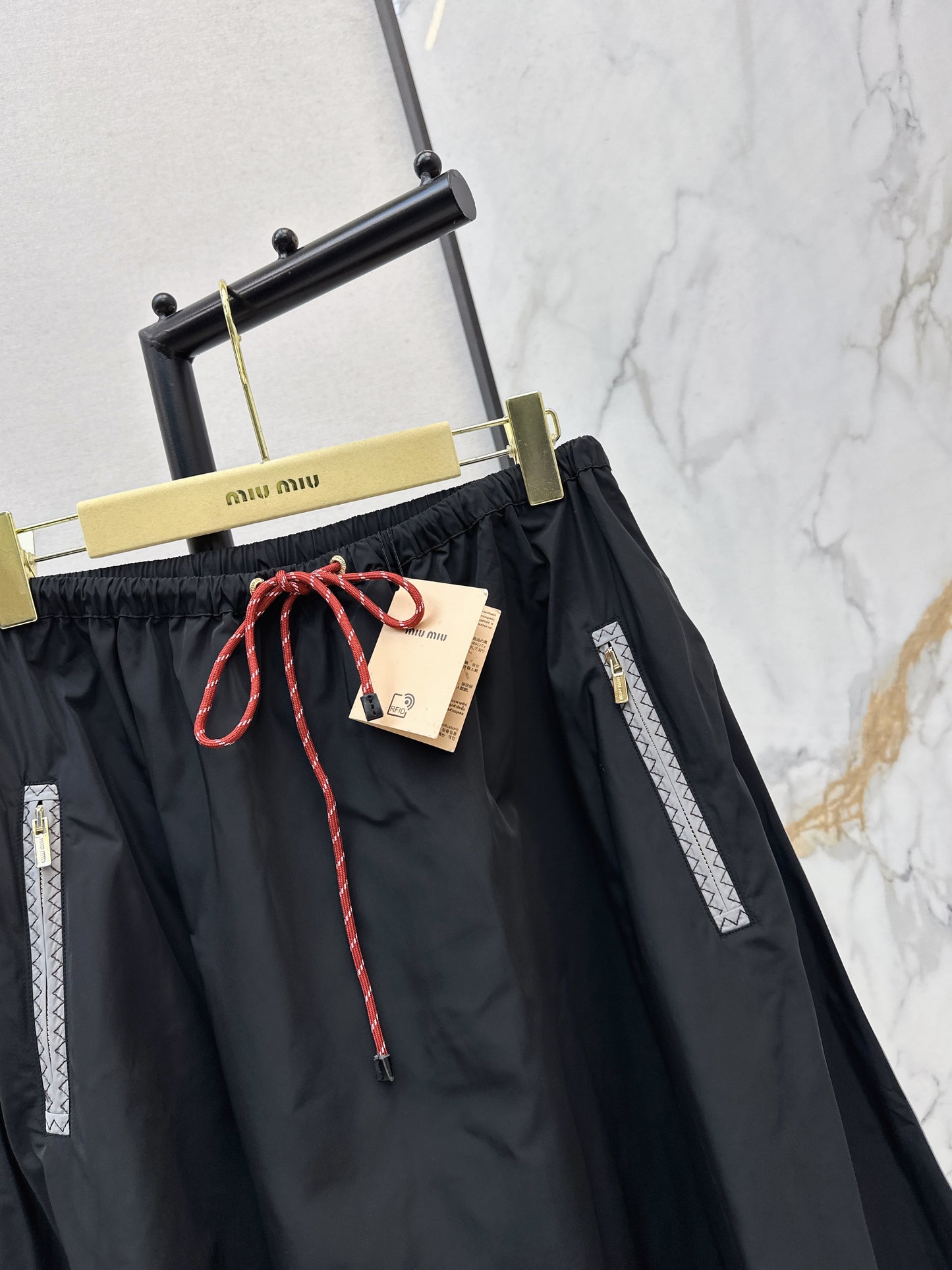 Elastic Waist Midi Skirt