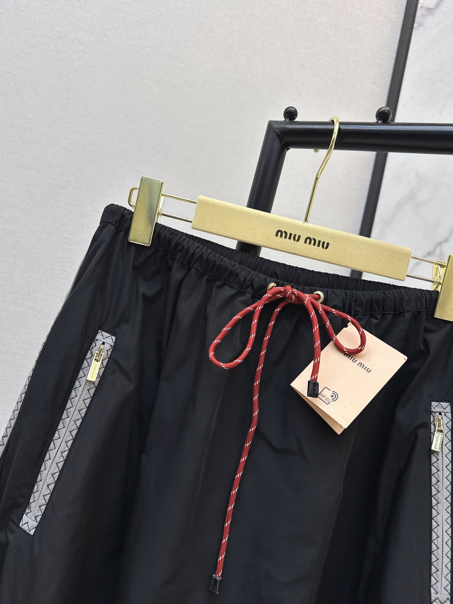 Elastic Waist Midi Skirt