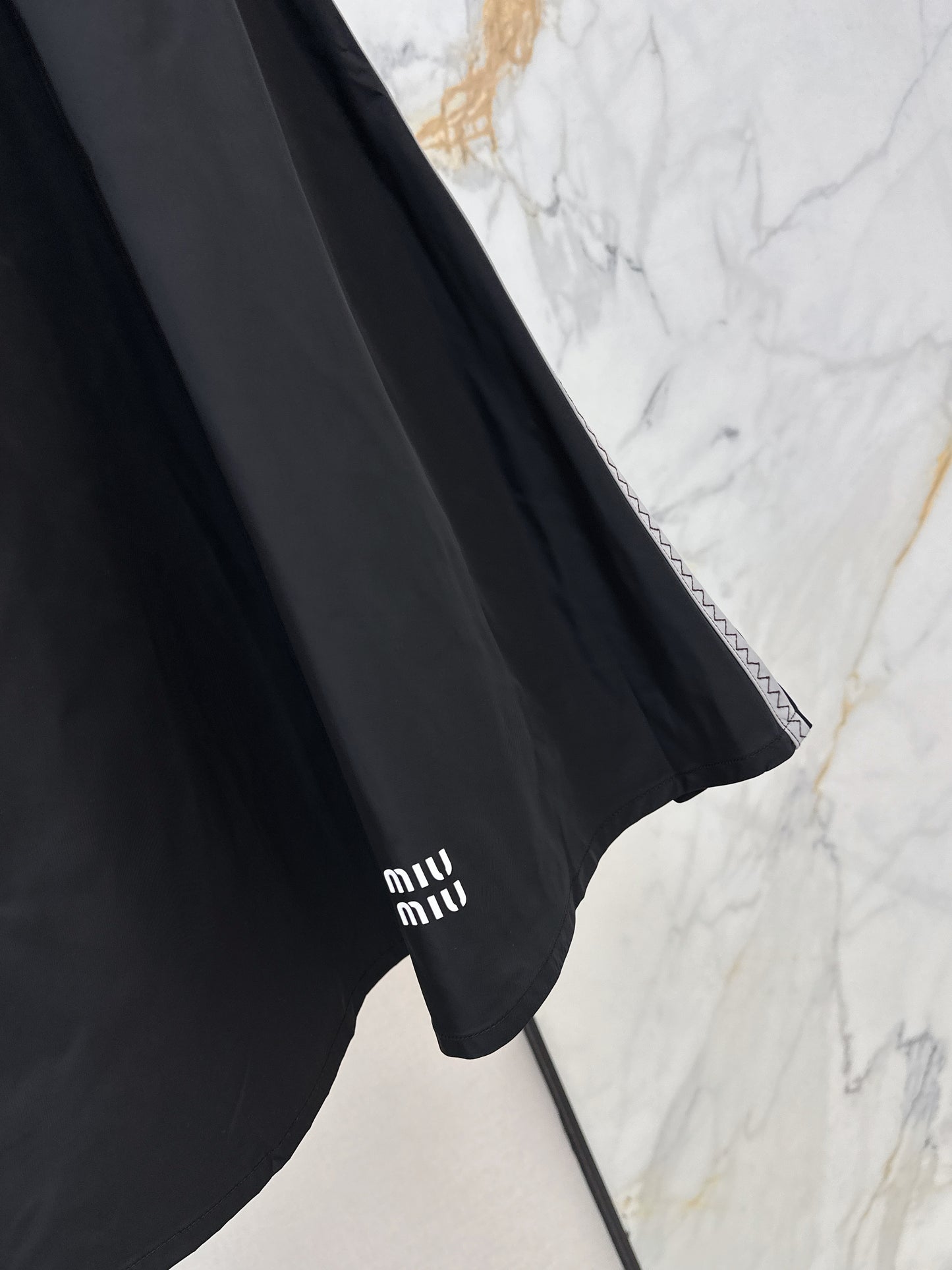 Elastic Waist Midi Skirt