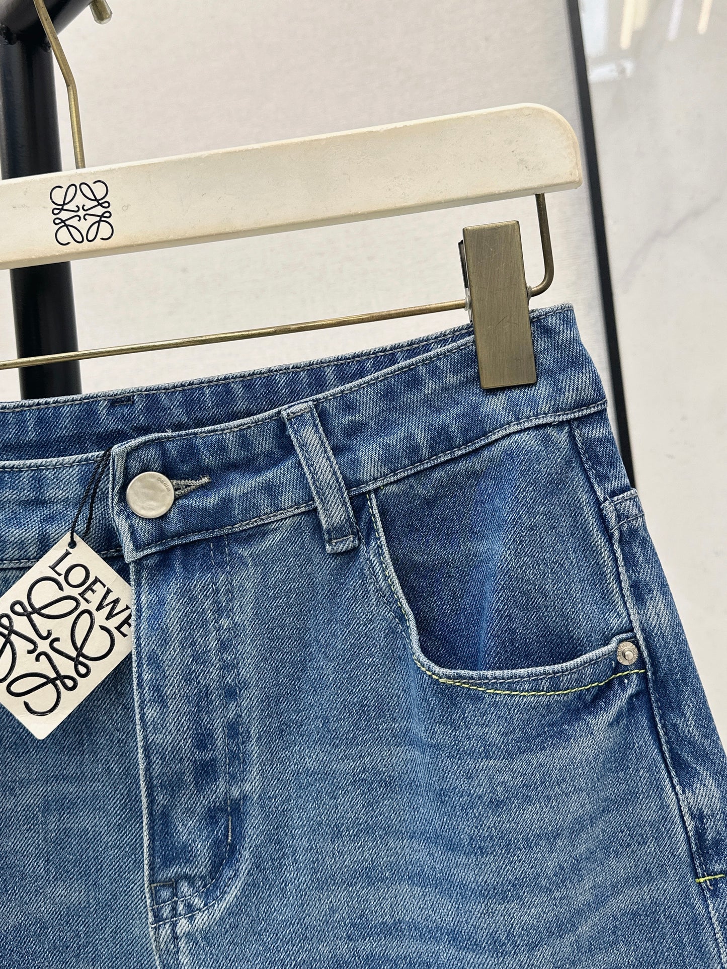 Straight-leg cropped jeans
