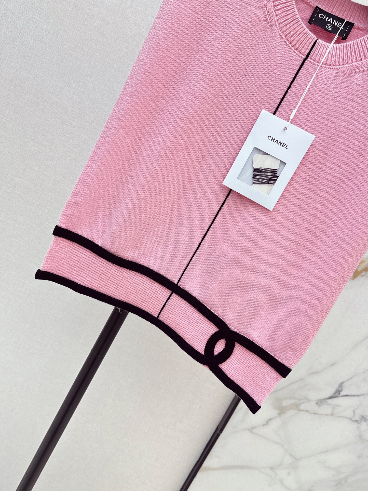 Color-blocked jacquard vest