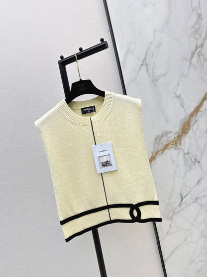 Color-blocked jacquard vest