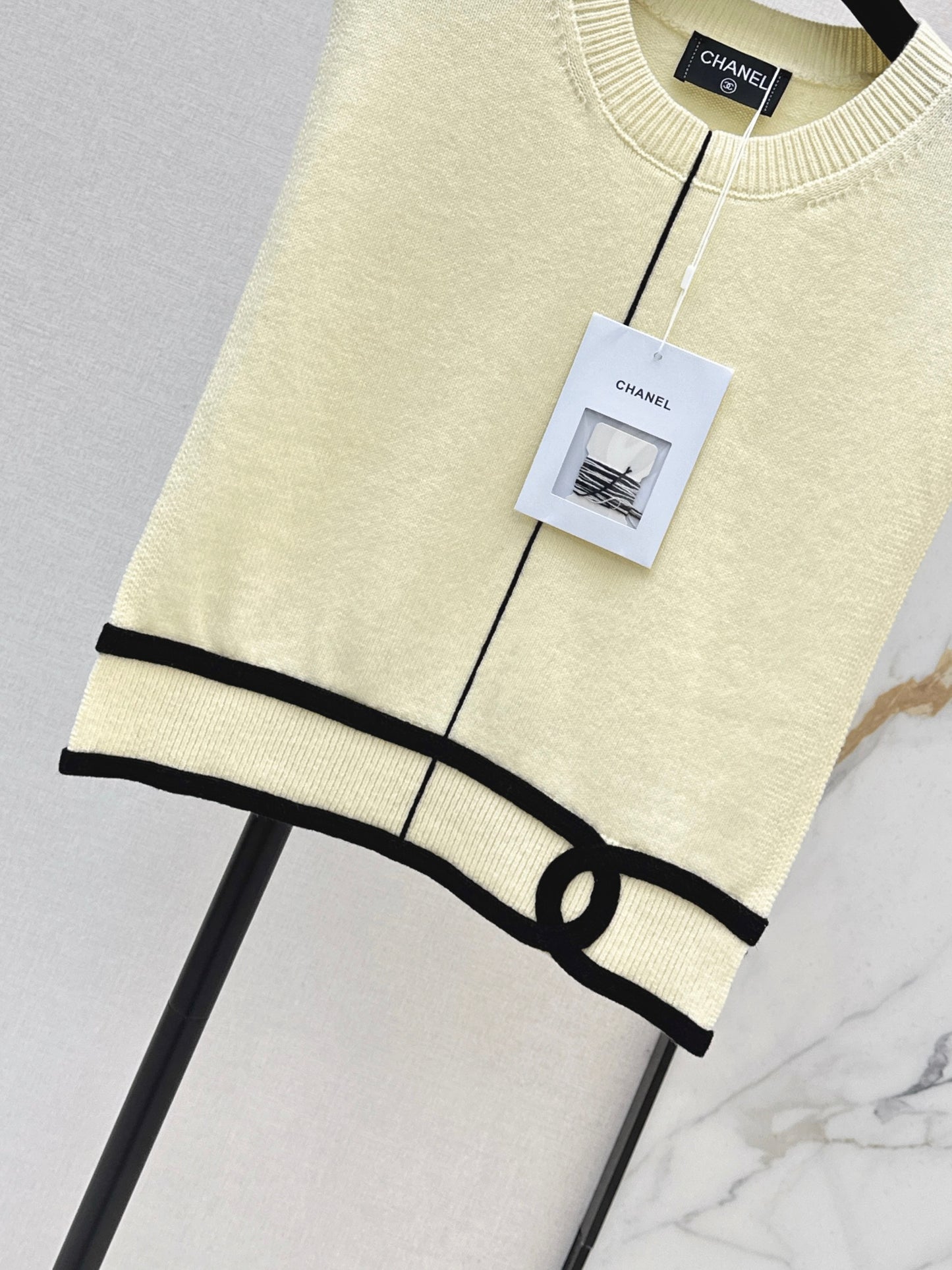 Color-blocked jacquard vest