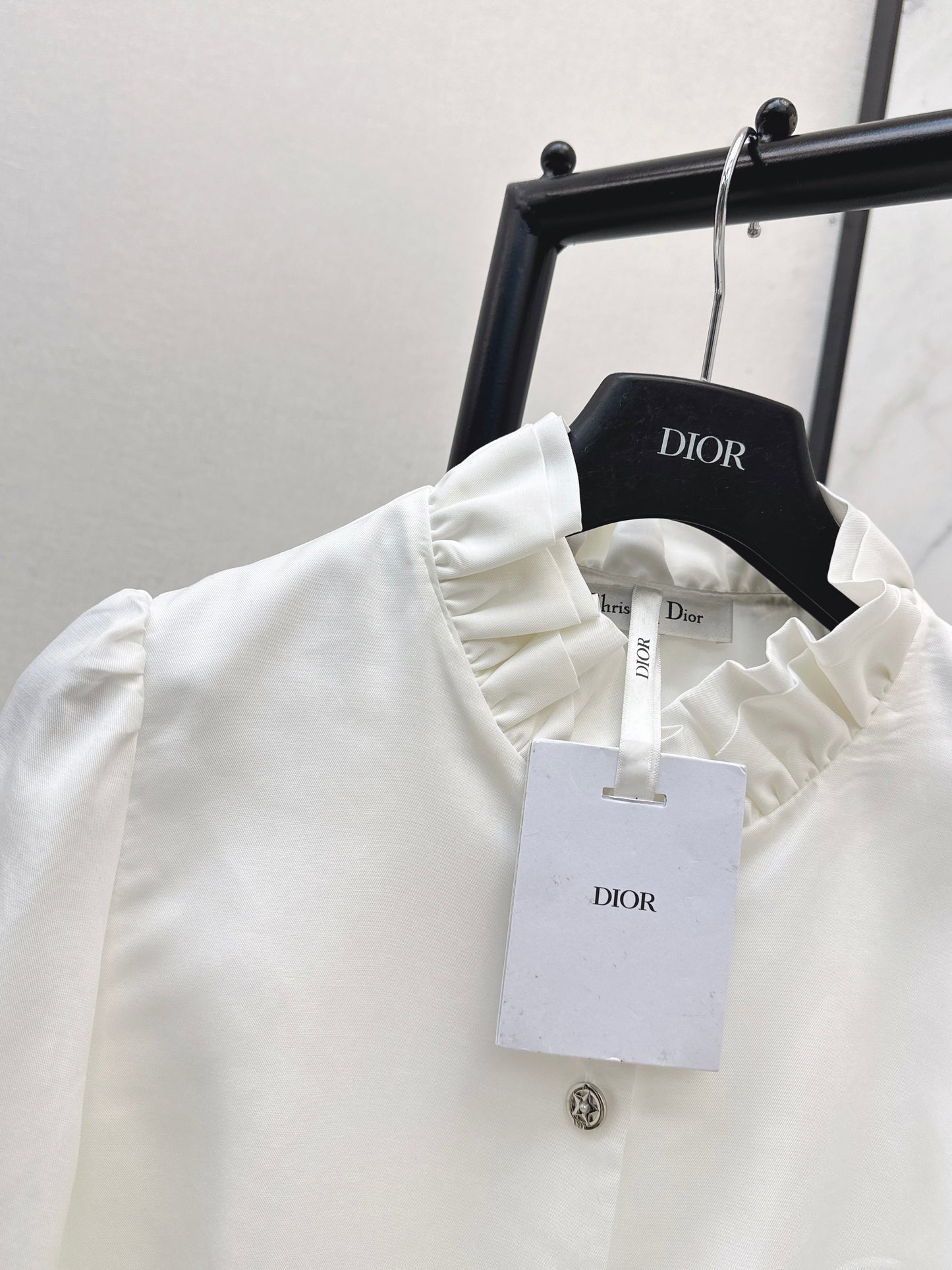 Ruffled trim waist-cinching shirt