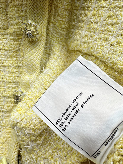 Pale yellow knitted set