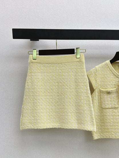 Pale yellow knitted set