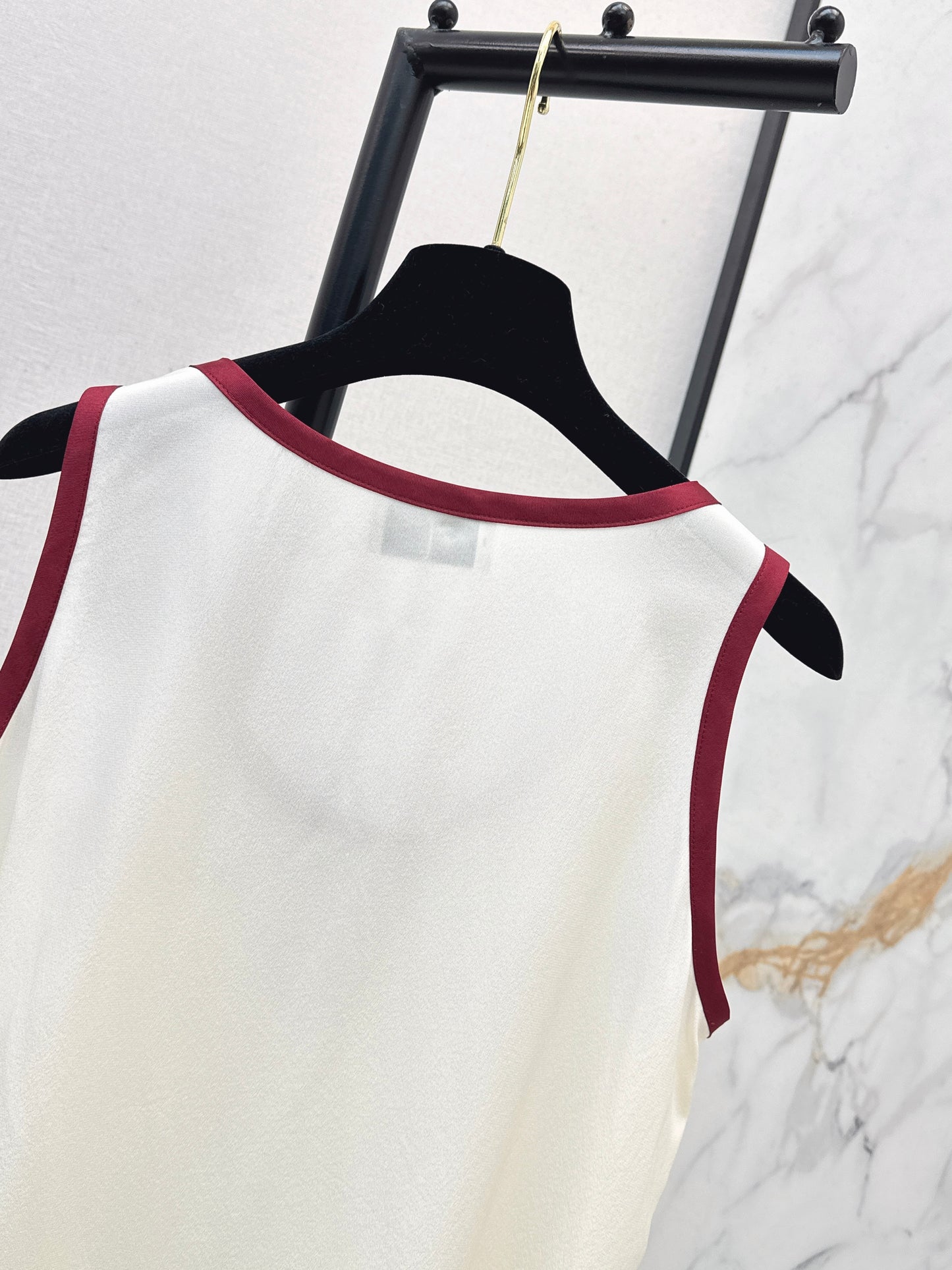 Sleeveless Vest