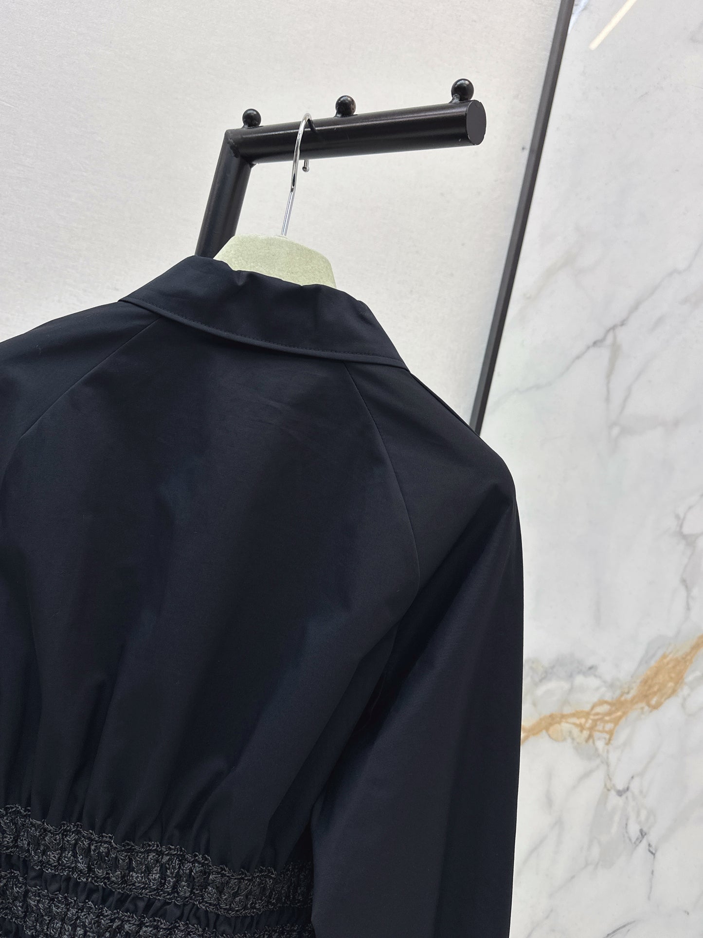 Color-blocked gathered shirt