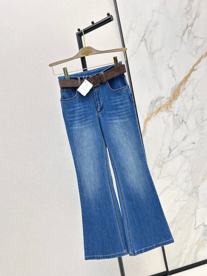 Belt-trimmed flared jeans