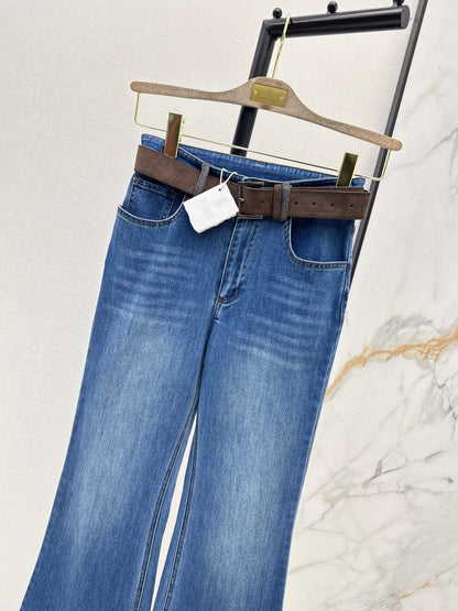 Belt-trimmed flared jeans