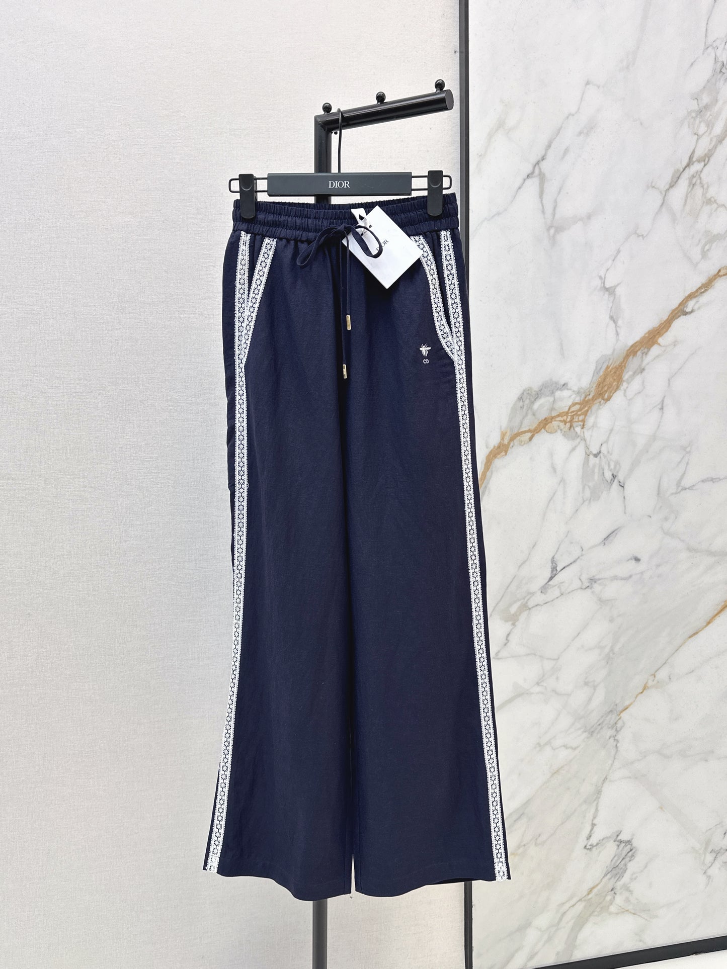 Lace-trimmed straight-leg trousers