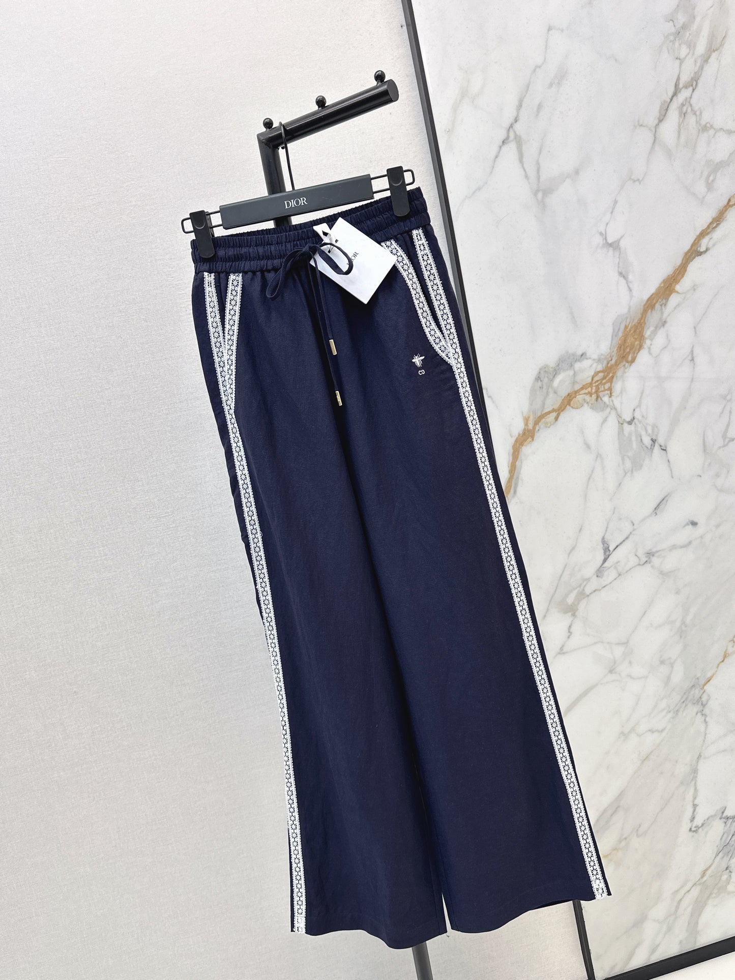 Lace-trimmed straight-leg trousers